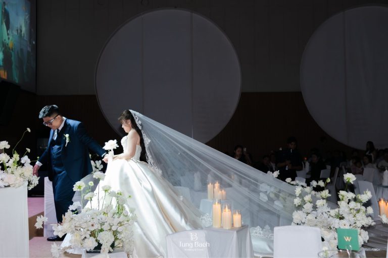 Backdrop đón khách tiệc cưới nhà hàng tinh tế – Tung Bach Event
